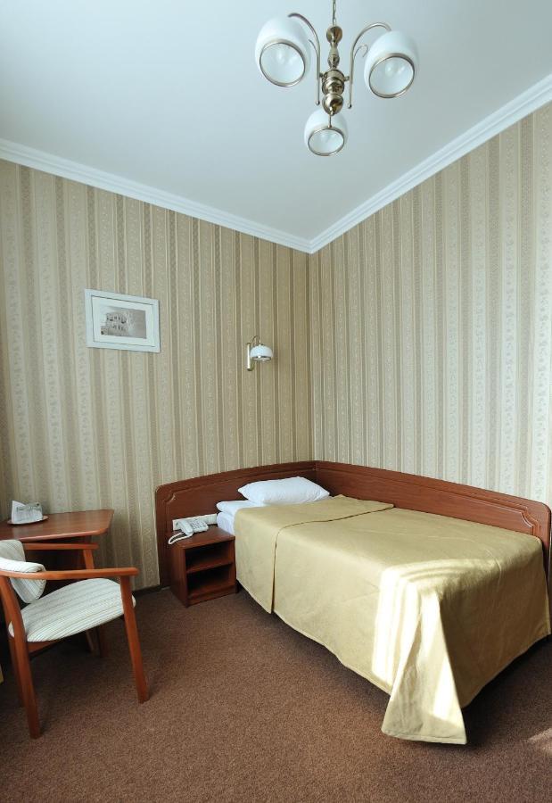 Park Hotel Zamkovy Gomel Exteriör bild