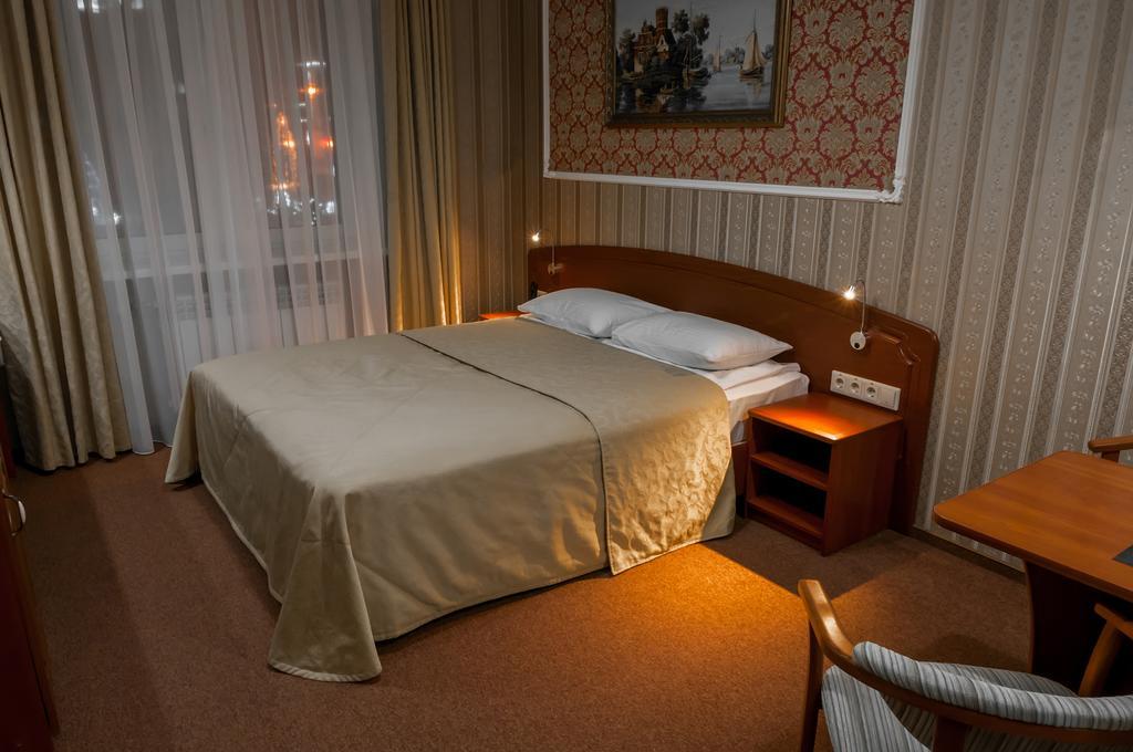 Park Hotel Zamkovy Gomel Exteriör bild