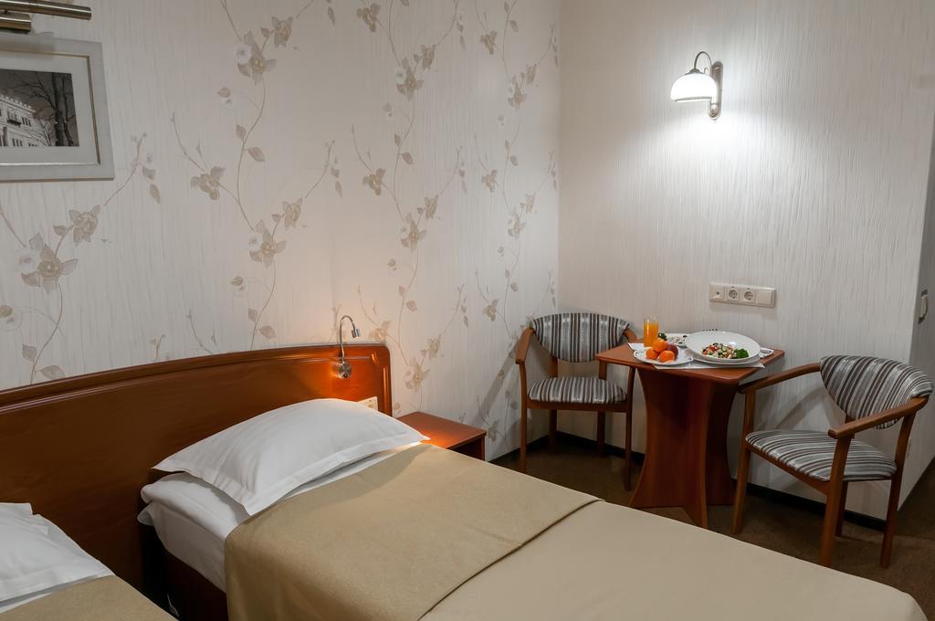 Park Hotel Zamkovy Gomel Exteriör bild