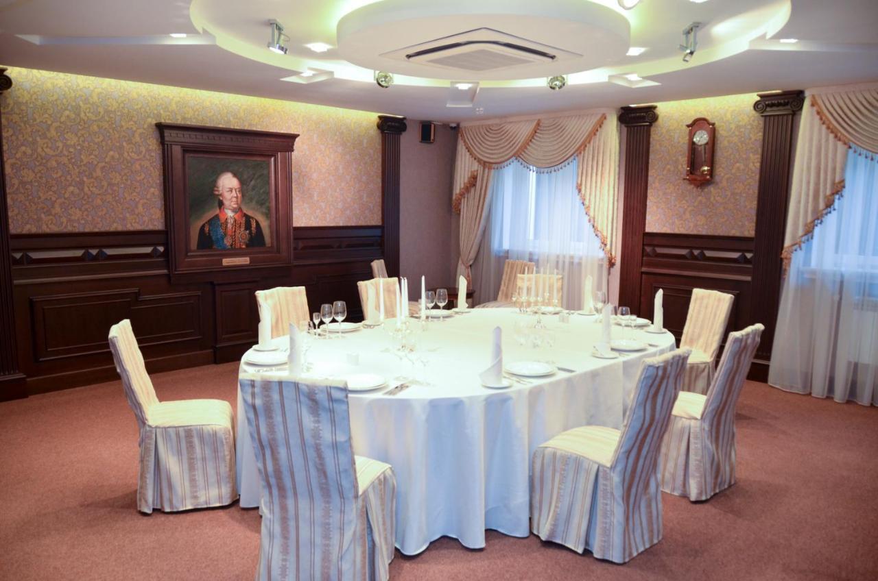 Park Hotel Zamkovy Gomel Exteriör bild